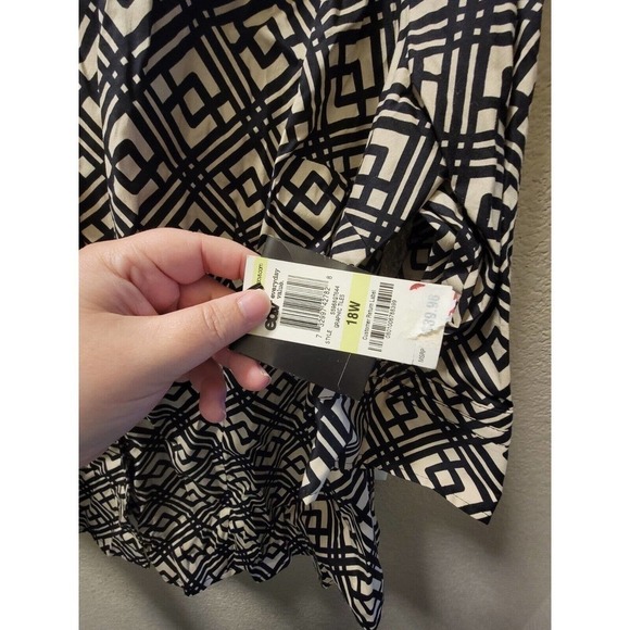 NWT Alfani womens tan/black womens 3/4 sleeve button up blouse size 18 - Picture 4 of 5